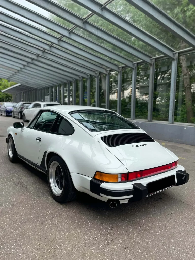 Strahlender Porsche nach professioneller Lack Nanoversiegelung in München