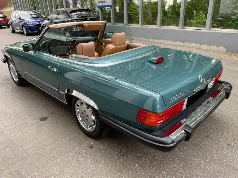 Strahlender mercedes dank Cabrioverdeckreinigung in München bei Autopflege Diamant