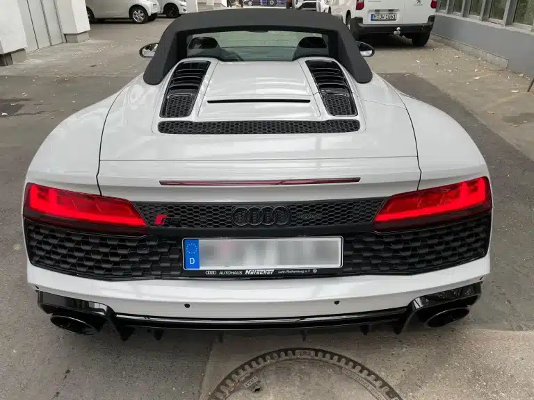 Die Heckansicht des R8 Cabrio zeigt das perfekte Ergebnis nach einer Autoaufbereitung bei Autopflege Diamant