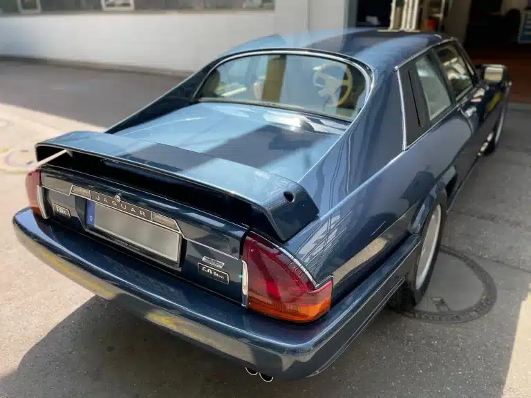 Erstklassige Nanoversiegelung von Autopflege Diamant in München schützt diesen Oldtimer vor Umwelteinflüssen.